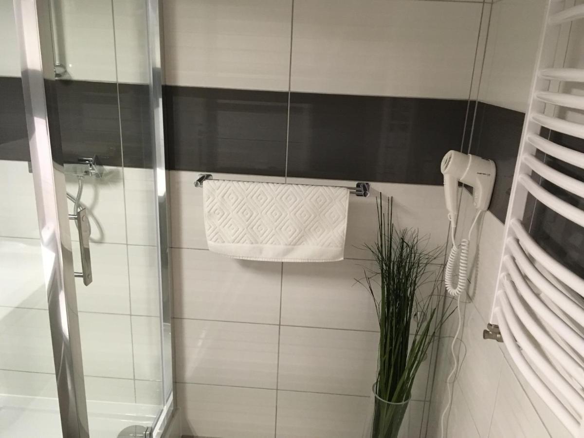 Rezydencja Marzec Gniezno Luaran gambar
