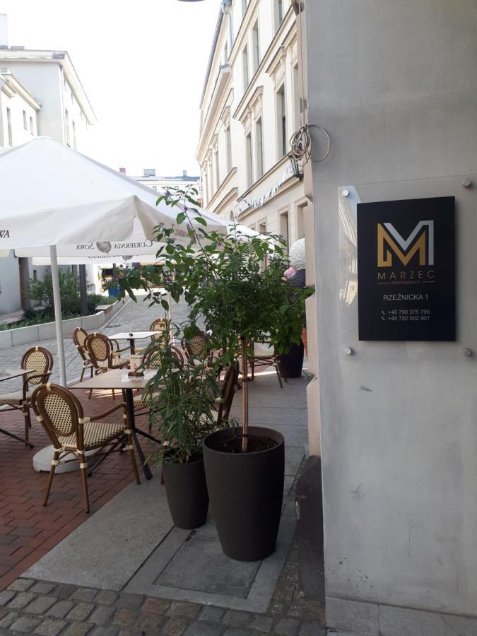 Rezydencja Marzec Gniezno Luaran gambar