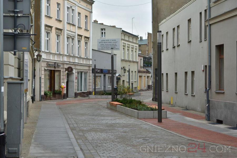 Rezydencja Marzec Gniezno Luaran gambar